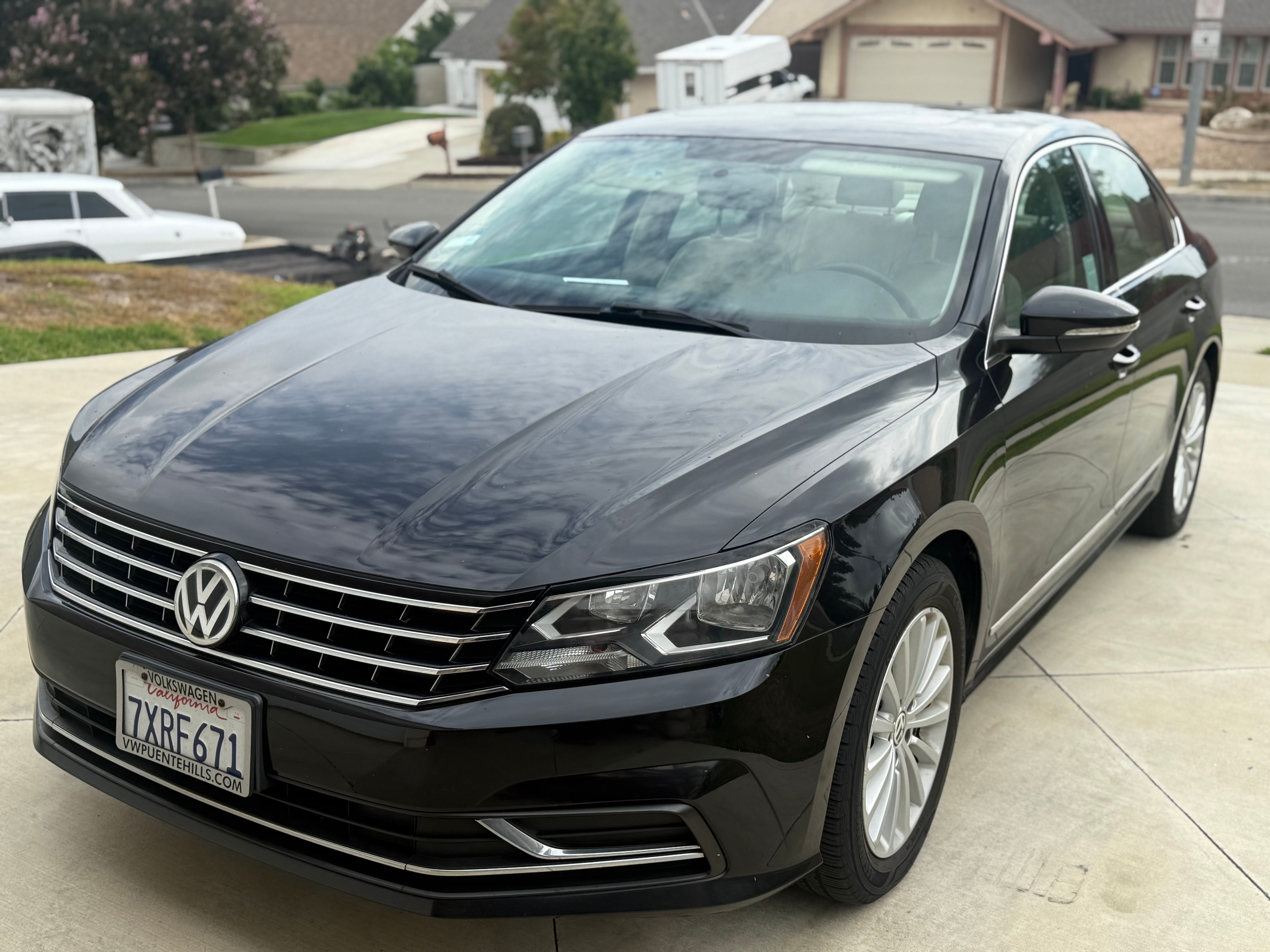 Used 2017 Volkswagen Passat 1.8T SE FWD image 2