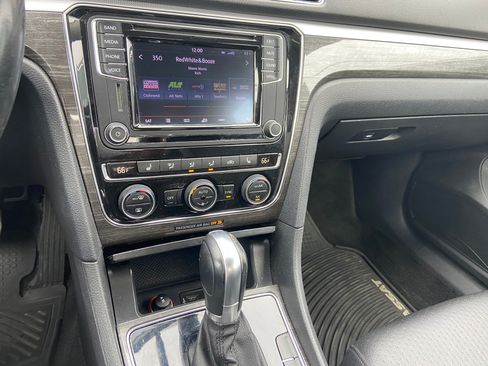 Used 2016 Volkswagen Passat 1.8T SE image 13