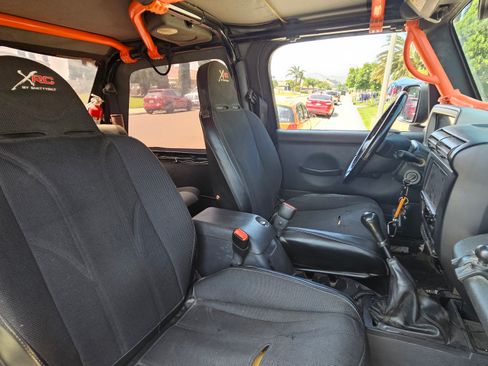 Used 2005 Jeep Wrangler Unlimited image 11