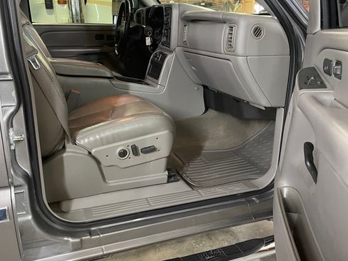 Used 2006 GMC Sierra 2500 SLT w/ Onstar Plus Package image 13