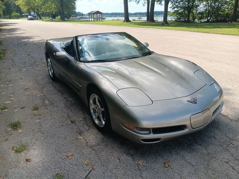 Used 2000 Chevrolet Corvette Convertible w/ Memory Pkg RWD image 8