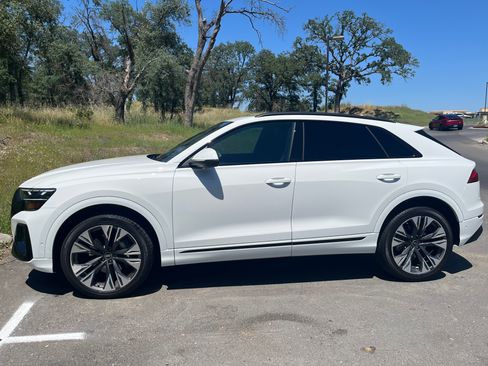 Used 2025 Audi Q8 Premium w/ Black Optic Package AWD/4WD image 2