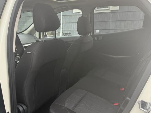 Used 2021 Ford EcoSport SE w/ SE Convenience Package image 10