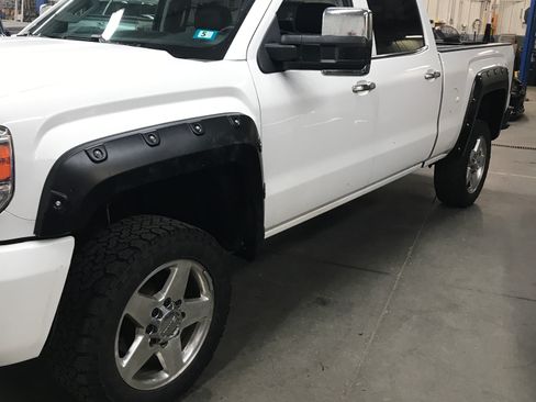 Used 2015 GMC Sierra 2500 Denali w/ Snow Plow Prep Package image 6