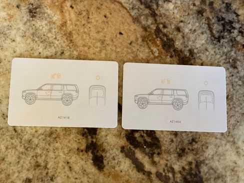 Used 2025 Rivian R1S Adventure image 32