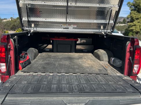 Used 2024 GMC Sierra 3500 SLE w/ SLE Value Package image 8