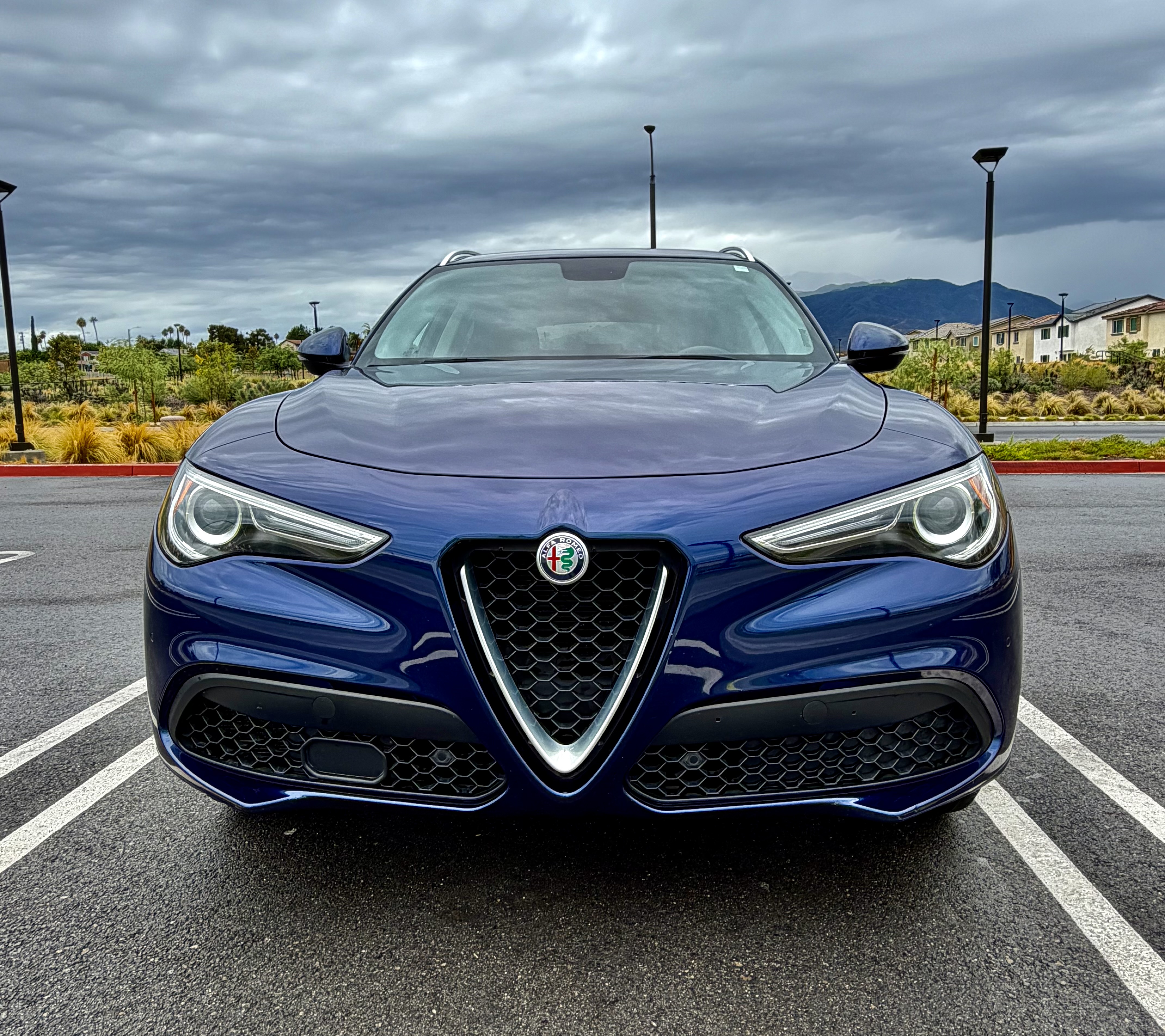 Used 2018 Alfa Romeo Stelvio Ti AWD/4WD image 2