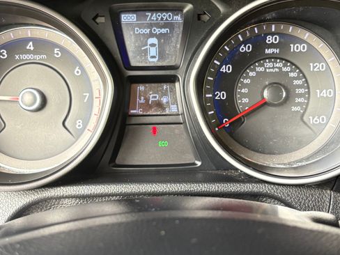 Used 2014 Hyundai Elantra GT FWD image 4