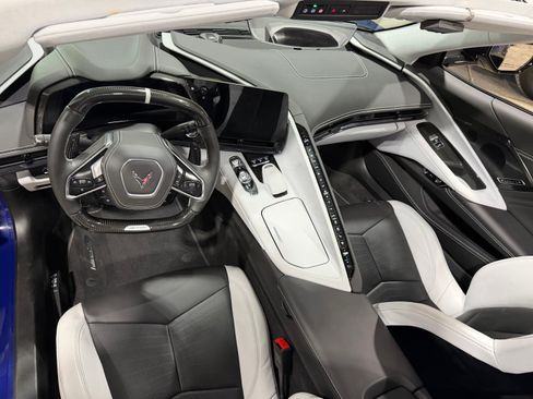 Used 2025 Chevrolet Corvette Z06 w/ Z07 Performance Package RWD image 11
