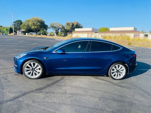 Used 2020 Tesla Model 3 Standard Range Plus RWD image 1