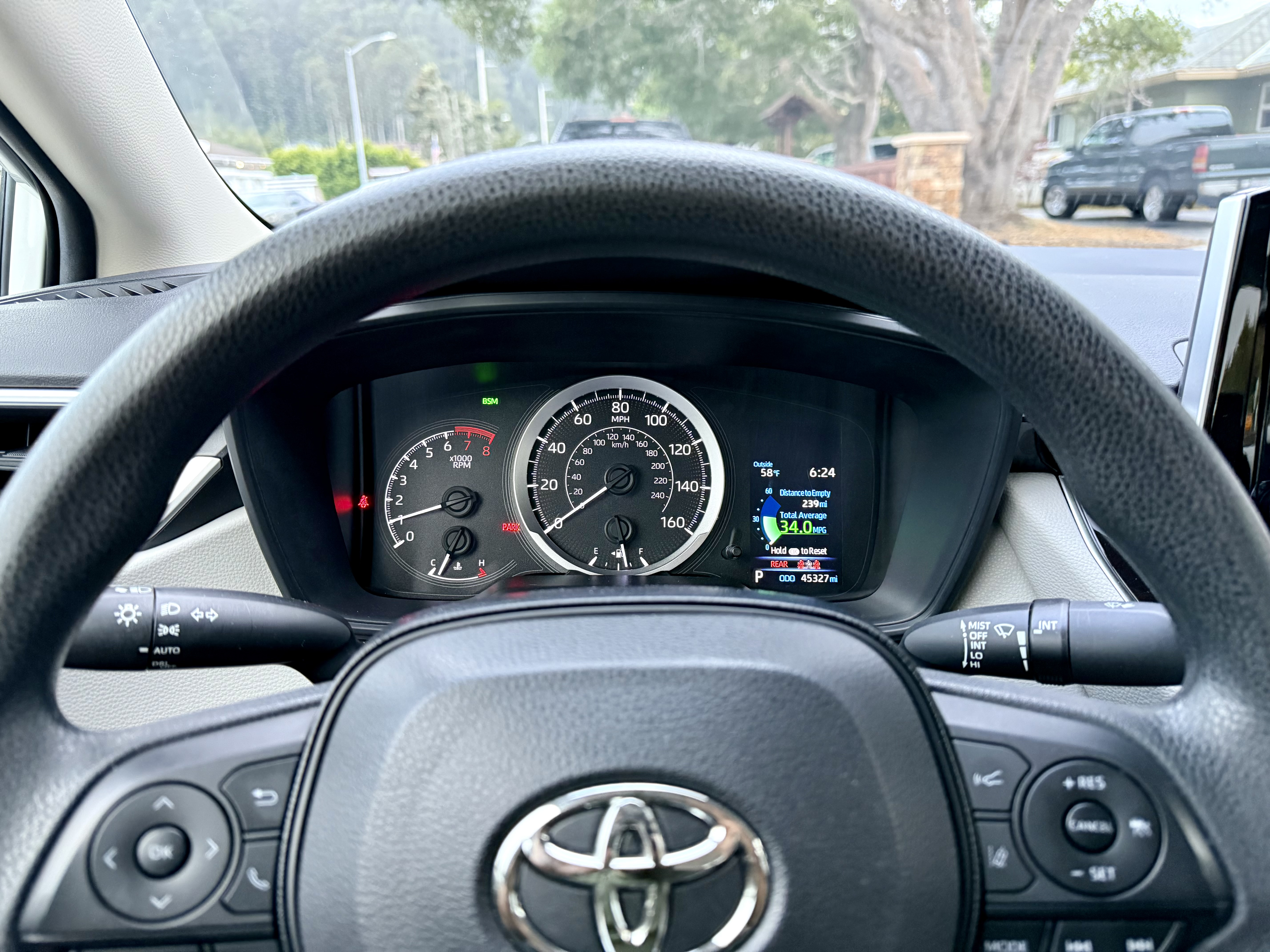 Used 2020 Toyota Corolla LE w/ LE Premium Package FWD image 12