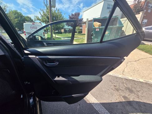 Used 2019 Toyota Corolla LE image 10