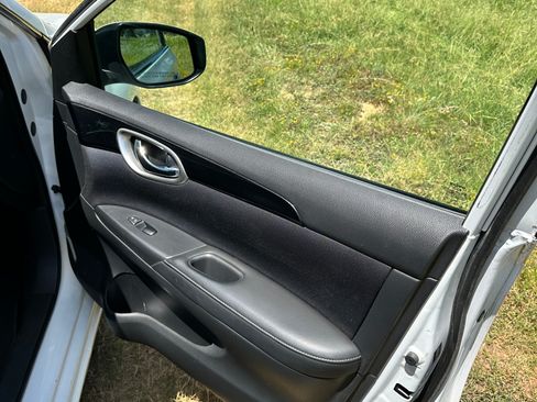 Used 2016 Nissan Sentra SV FWD image 15