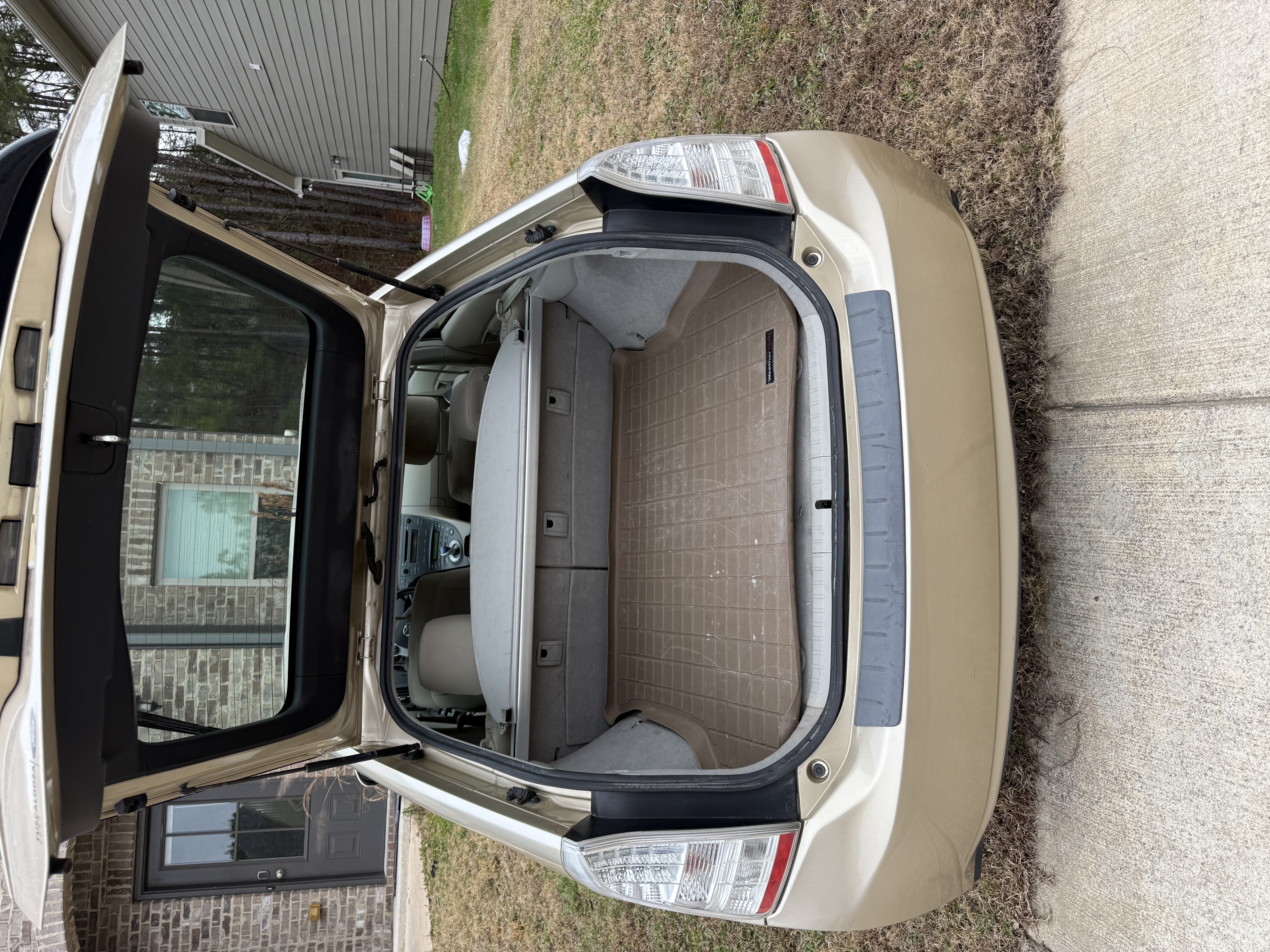 Used 2011 Toyota Prius Two FWD image 6