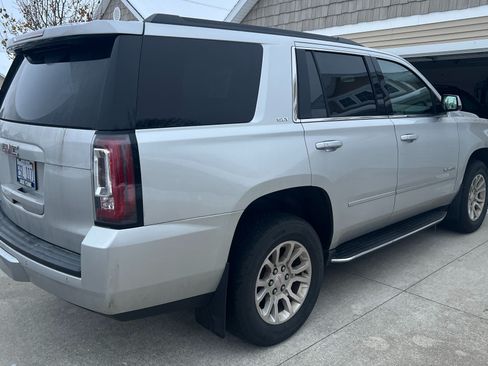 Used 2017 GMC Yukon SLT image 4