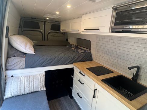 Used 2023 Mercedes-Benz Sprinter 2500 image 19