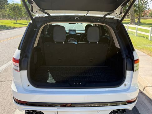 Used 2020 Lincoln Aviator Grand Touring w/ Equipment Group 302A AWD/4WD image 23