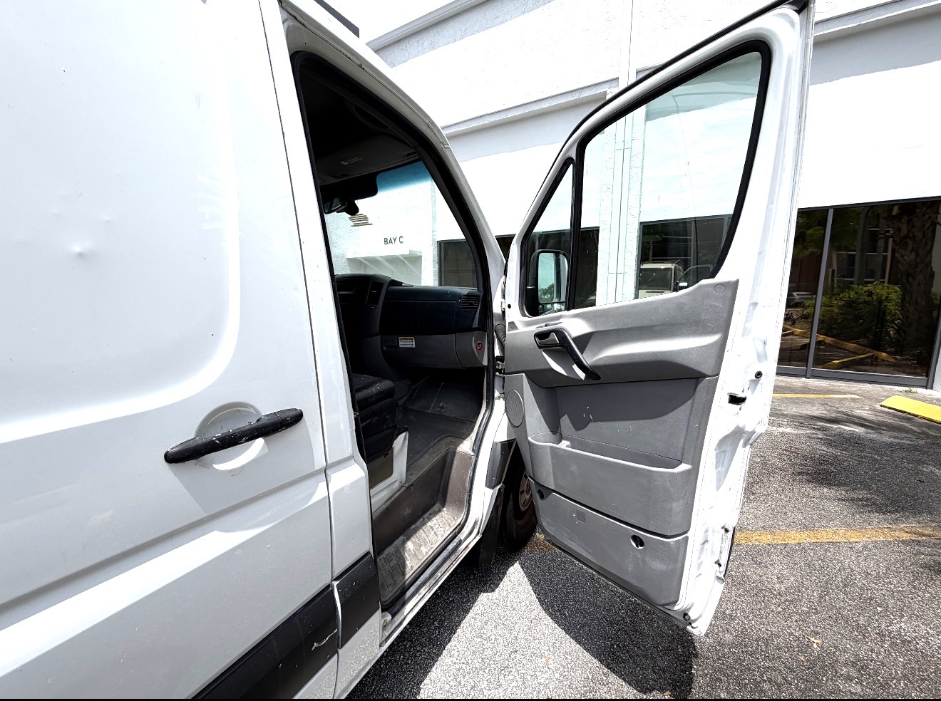 Used 2016 Mercedes-Benz Sprinter 2500 image 18