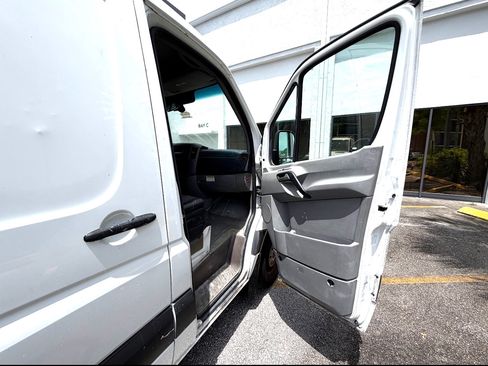 Used 2016 Mercedes-Benz Sprinter 2500 image 18