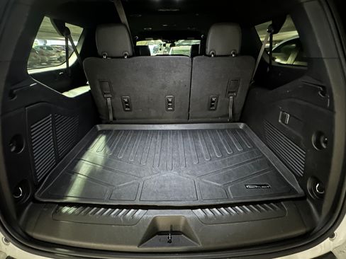 Used 2023 Chevrolet Suburban LT image 14