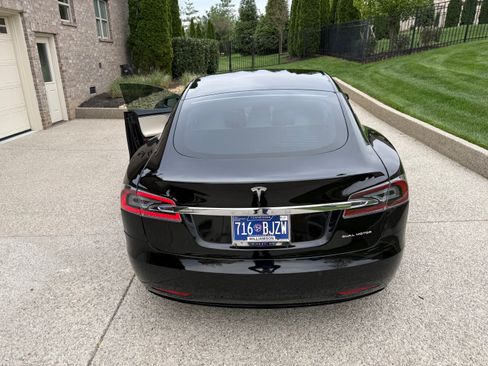 Used 2021 Tesla Model S Long Range Plus image 18