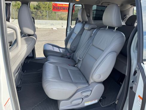 Used 2017 Toyota Sienna XLE image 15