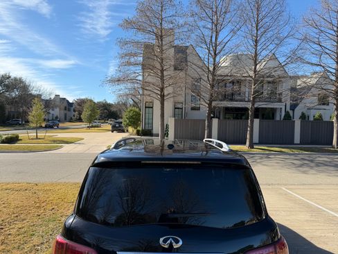 Used 2017 INFINITI QX80 Signature Edition image 5