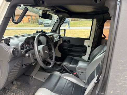 Used 2010 Jeep Wrangler Rubicon w/ Dual Top Group image 4