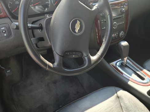 Used 2008 Chevrolet Impala LTZ image 2