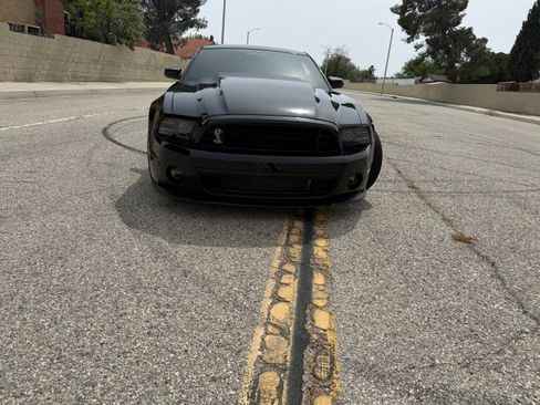 Used 2013 Ford Mustang Shelby GT500 RWD image 2