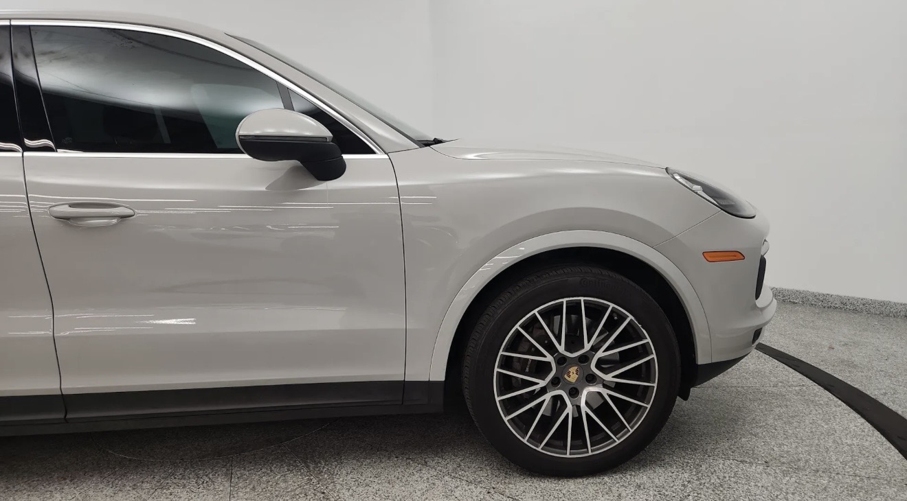 Used 2022 Porsche Cayenne Platinum Edition AWD/4WD image 4