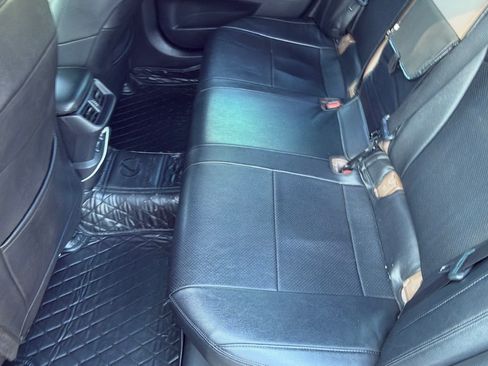 Used 2022 Lexus ES 300h w/ Luxury Package image 6