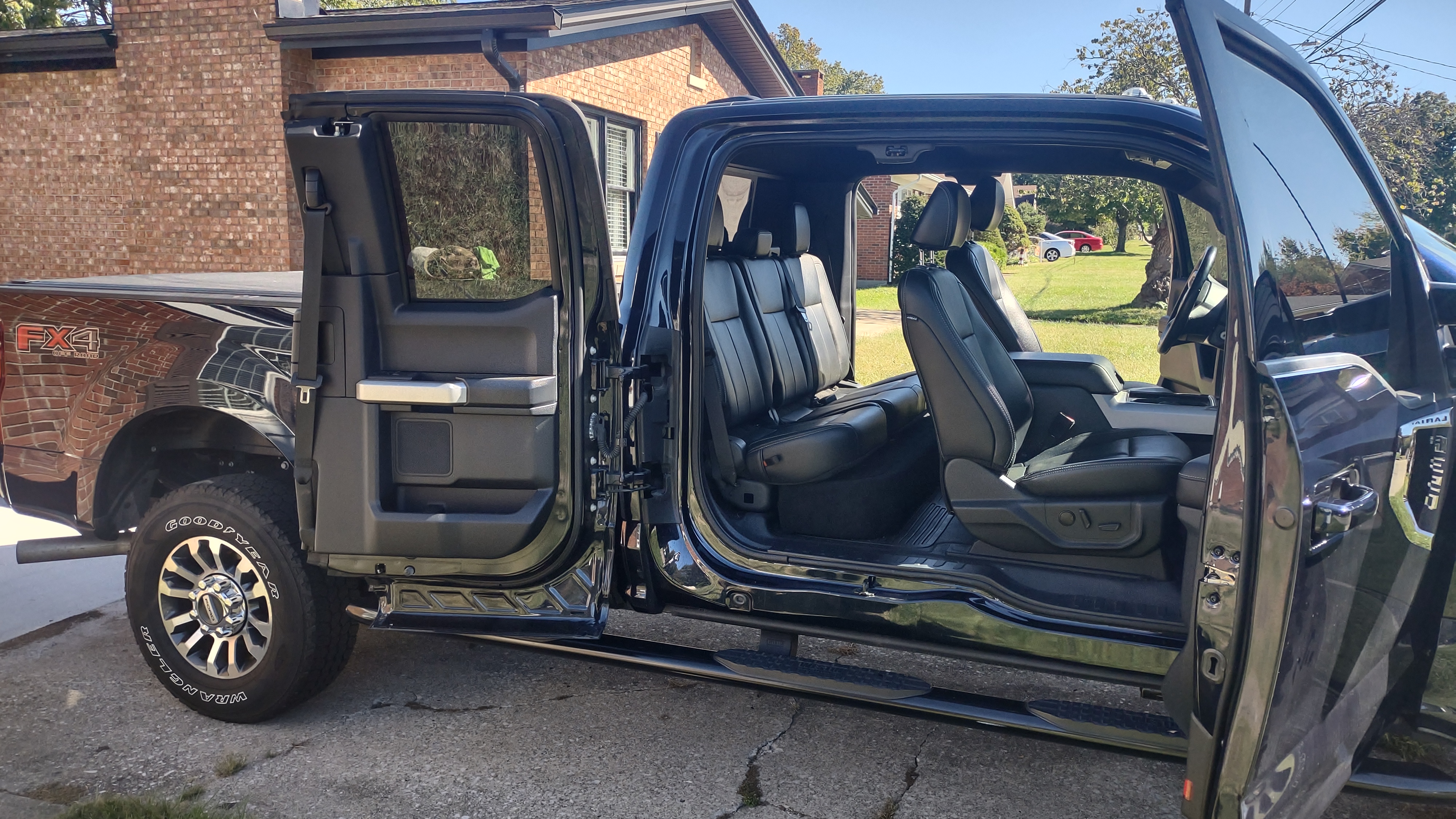 Used 2022 Ford F350 Lariat w/ Lariat Value Package AWD/4WD image 6