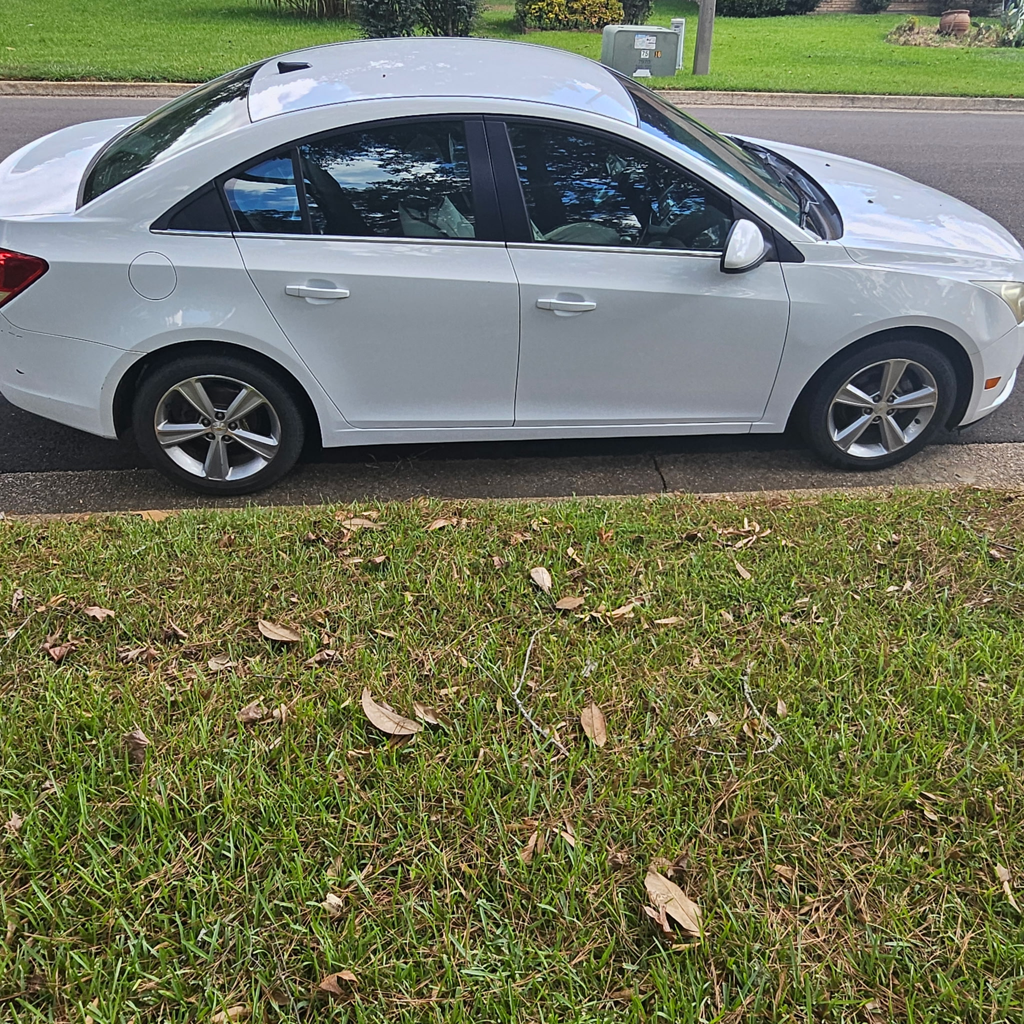 Used 2012 Chevrolet Cruze LT FWD image 9