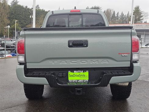 Used 2022 Toyota Tacoma TRD Sport w/ TRD Premium Sport Package image 28