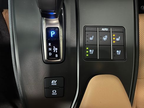 Used 2025 Lexus UX 300h FWD w/ Accessory Package (Z1) image 20