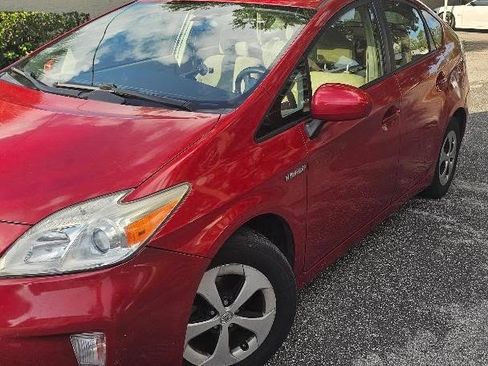 Used 2012 Toyota Prius Three FWD image 2