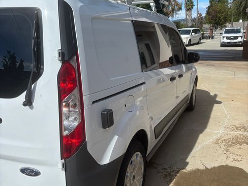 Used 2018 Ford Transit Connect XL image 6