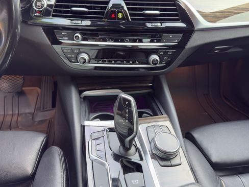 Used 2018 BMW 530i RWD image 13