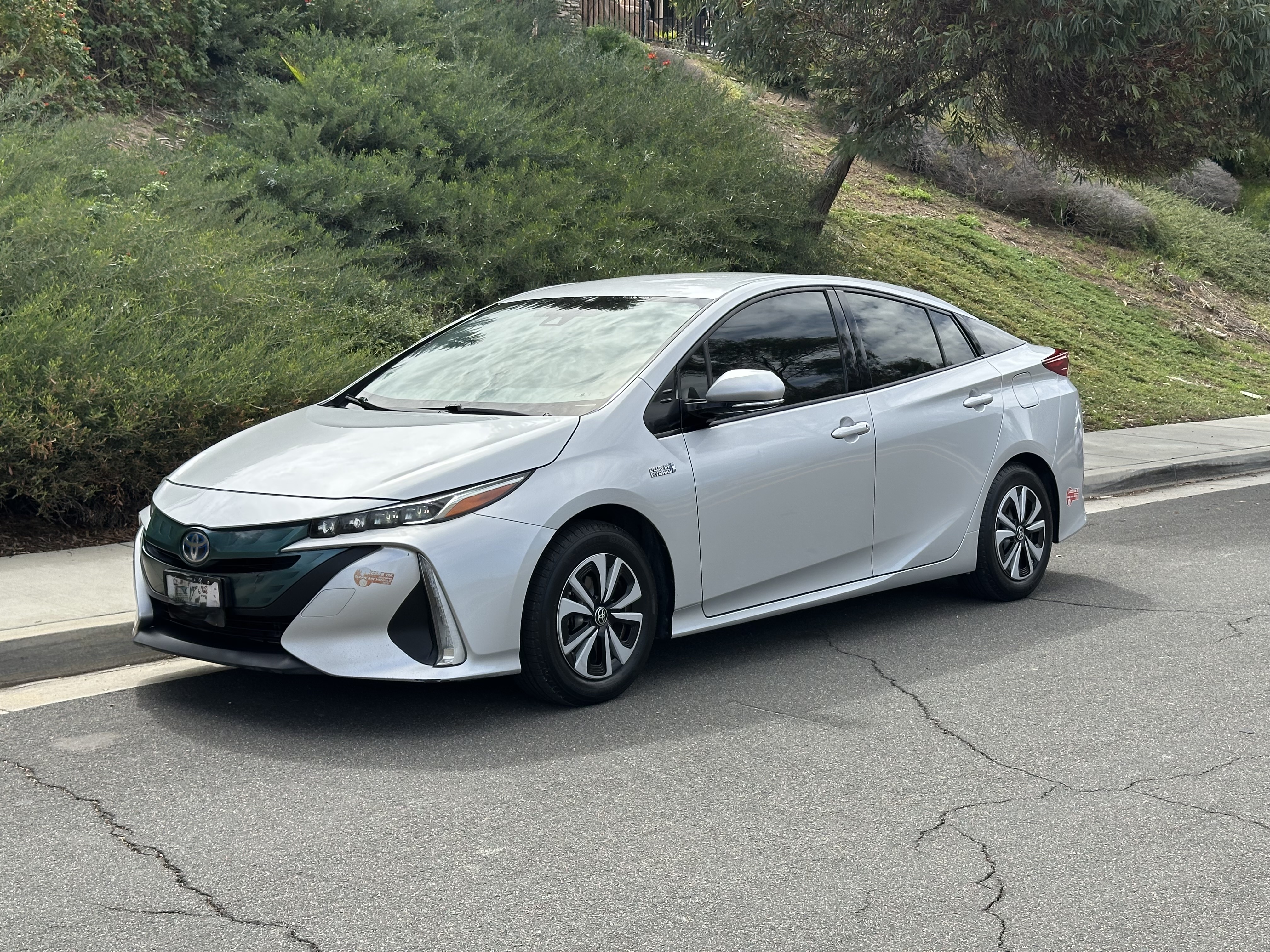 Used 2018 Toyota Prius Prime Premium w/ Carpet Mat Package FWD image 1