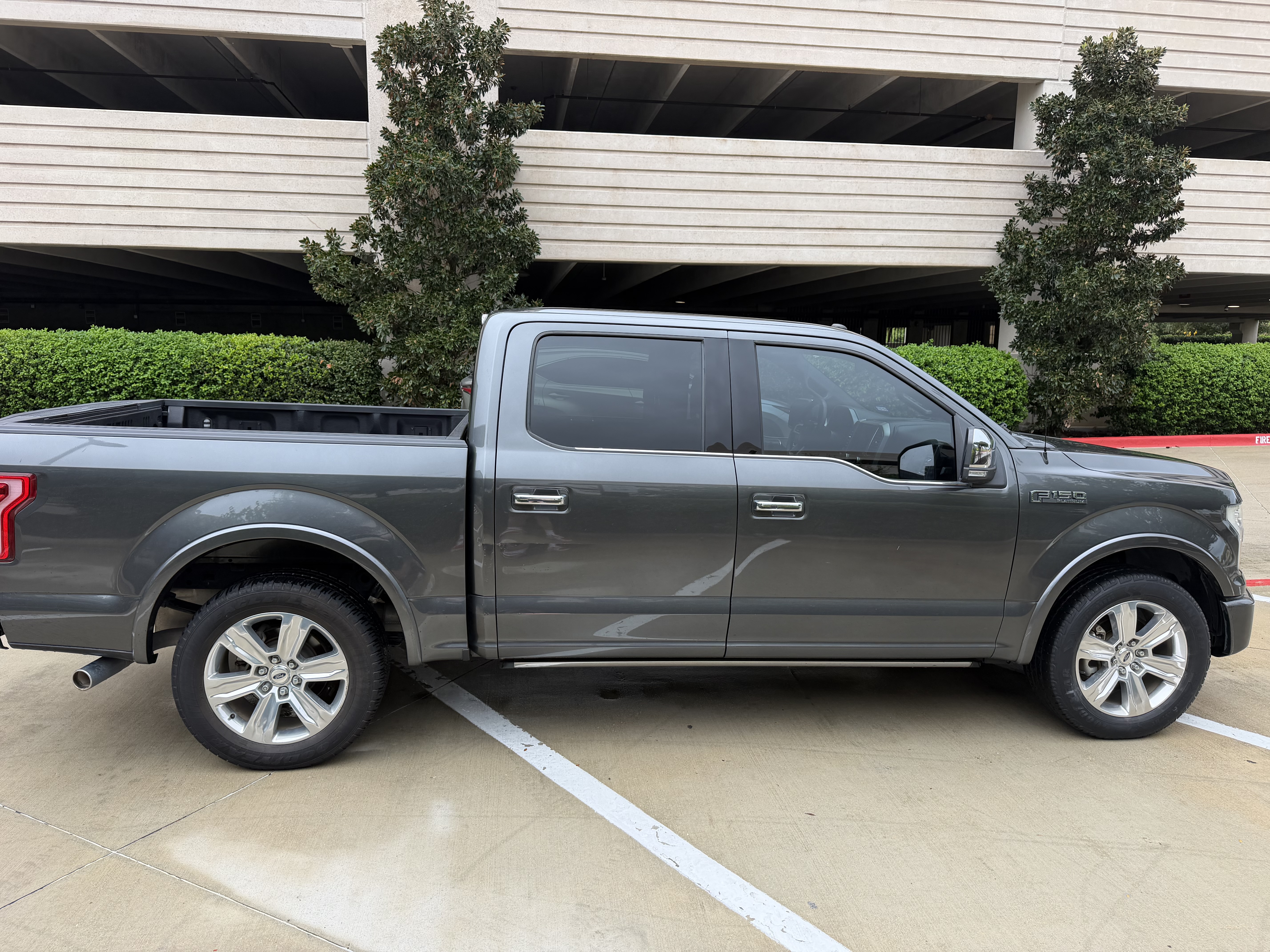 Used 2016 Ford F150 Platinum w/ Equipment Group 701A Luxury RWD image 9