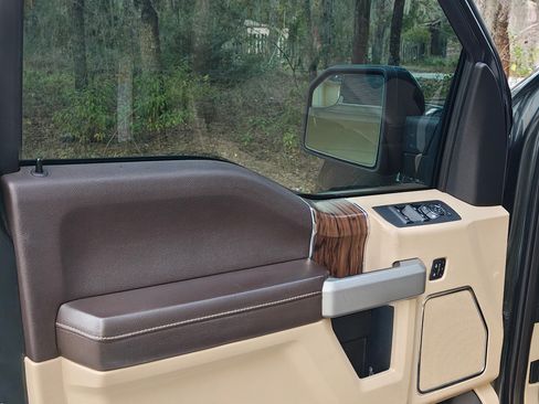 Used 2018 Ford F150 Lariat image 6