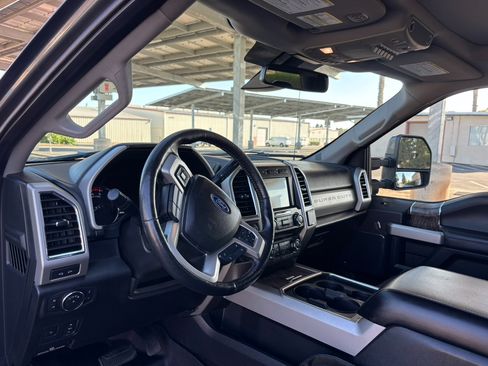 Used 2018 Ford F250 Lariat w/ Lariat Ultimate Package AWD/4WD image 19