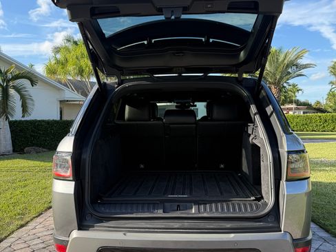 Used 2022 Land Rover Range Rover Sport SE image 10