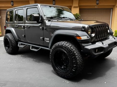 Used 2018 Jeep Wrangler Unlimited Sport S AWD/4WD image 4
