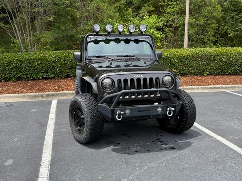 Used 2013 Jeep Wrangler Sport w/ Connectivity Group AWD/4WD image 19