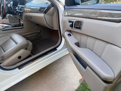 Used 2010 Mercedes-Benz E 350 Sedan image 12