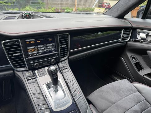 Used 2013 Porsche Panamera GTS AWD/4WD image 8