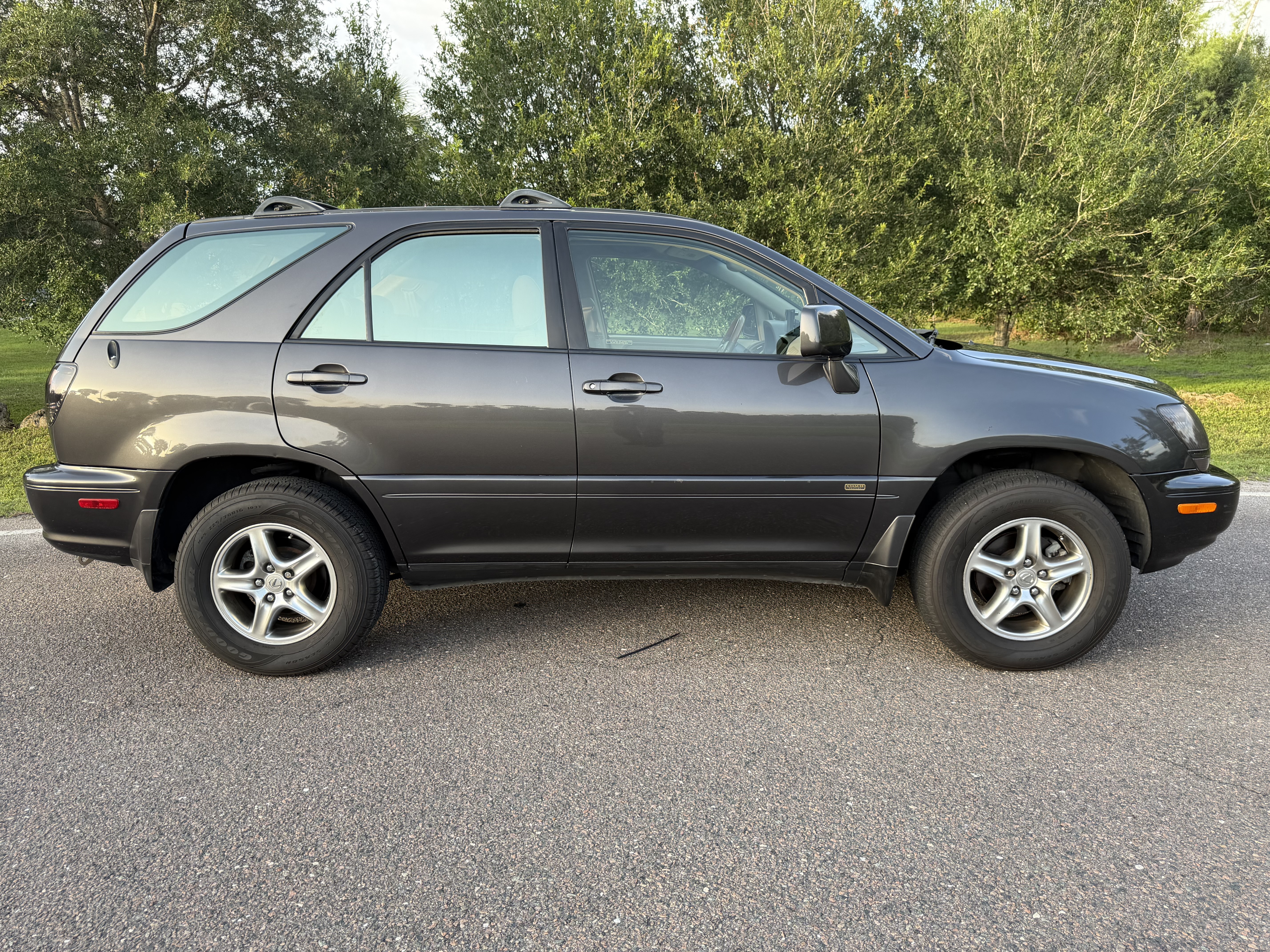 Used 2002 Lexus RX 300 FWD image 4