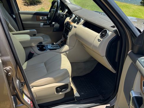 Used 2015 Land Rover LR4 HSE AWD/4WD image 17